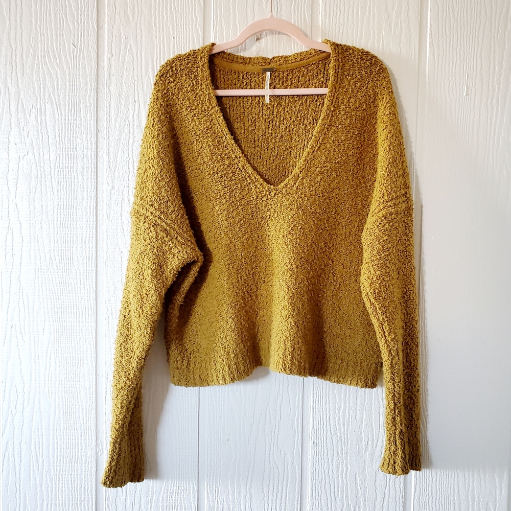 Free People Finders Keepers V Neck Drop Shoulder Boucle Nubby Slouchy Gold Small - Picture 3 of 7